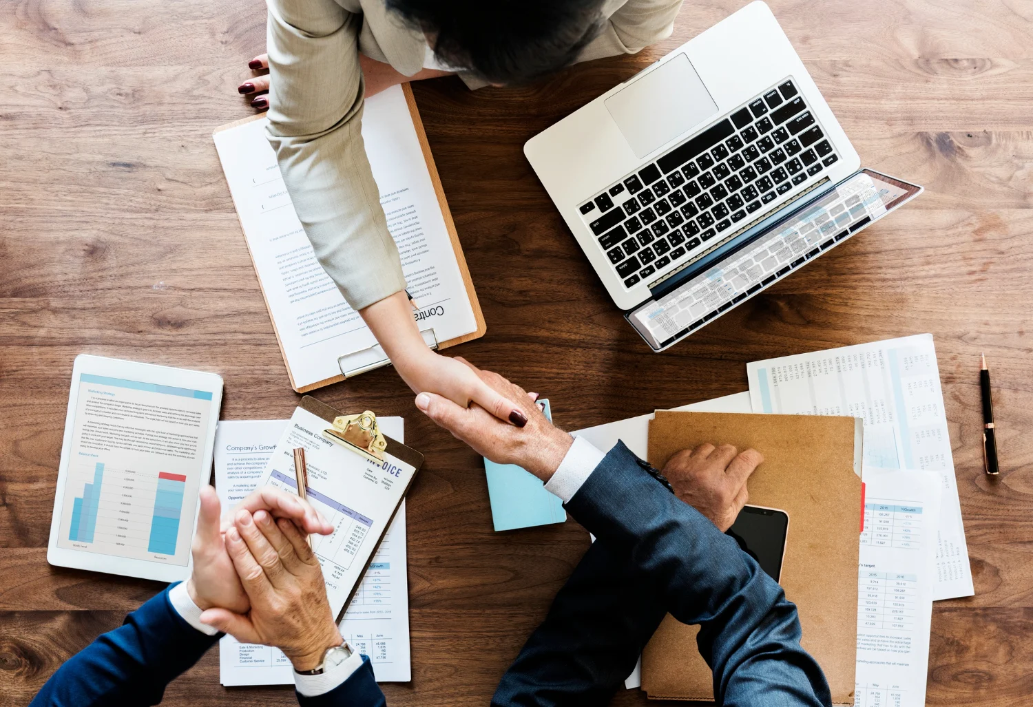 equipo consulta basic inteligencia negocios